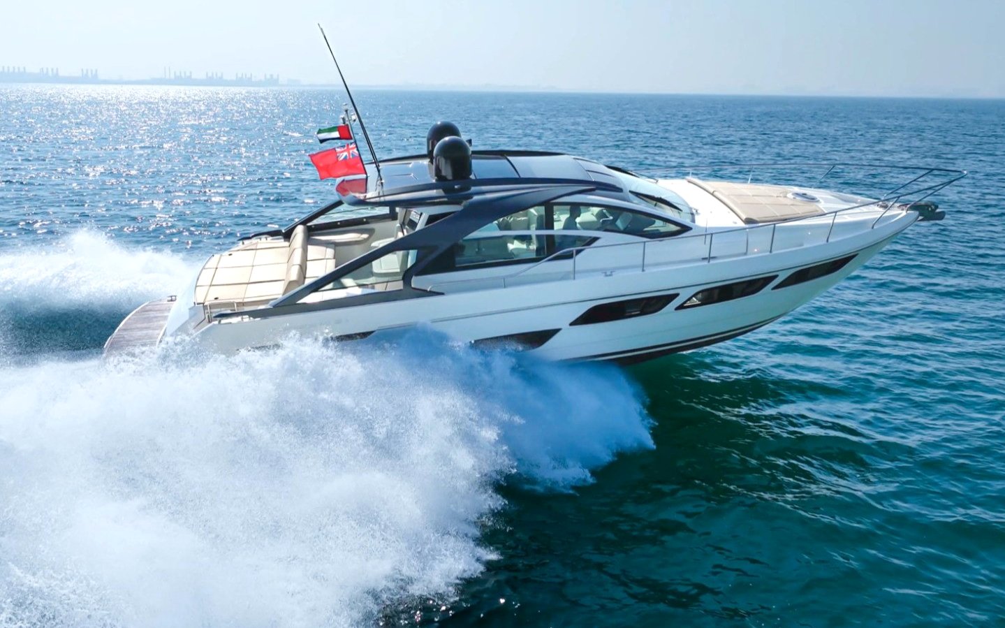 Pershing 5X Pearl White (52 ft)