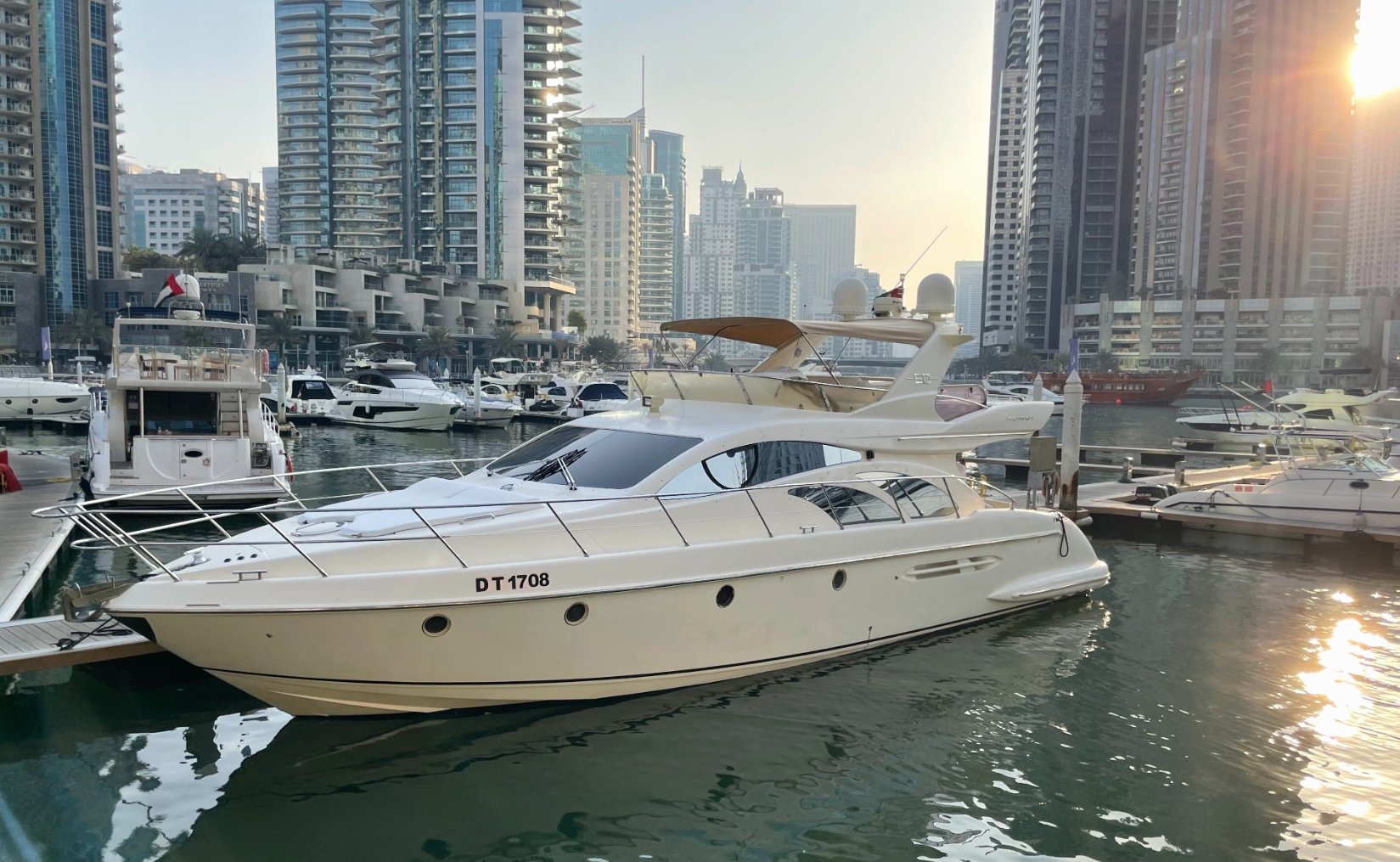 Azimut Grand Crew, gallery image 7