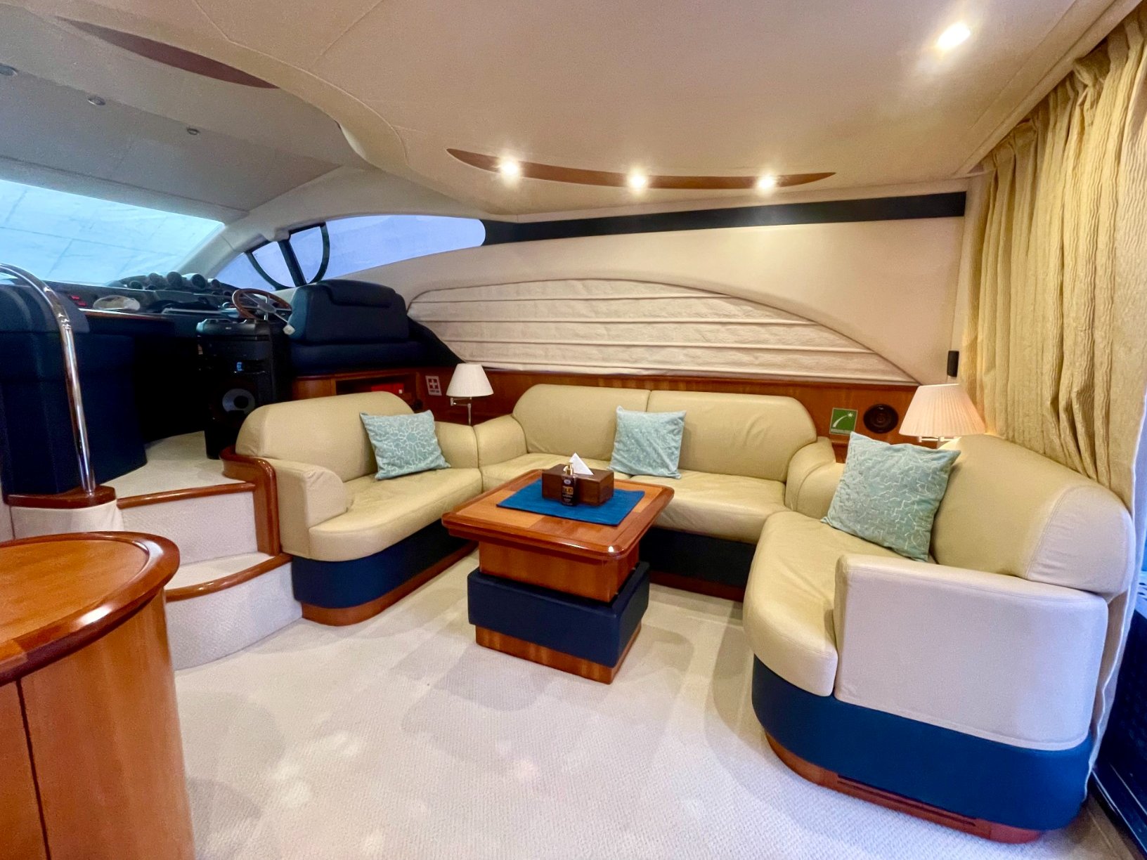 Azimut Grand Crew, gallery image 4