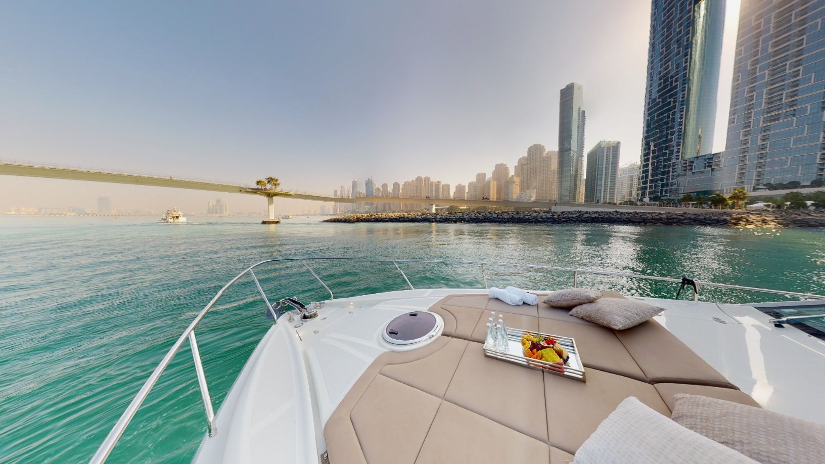 Pershing 5X Pearl White, gallery image 5