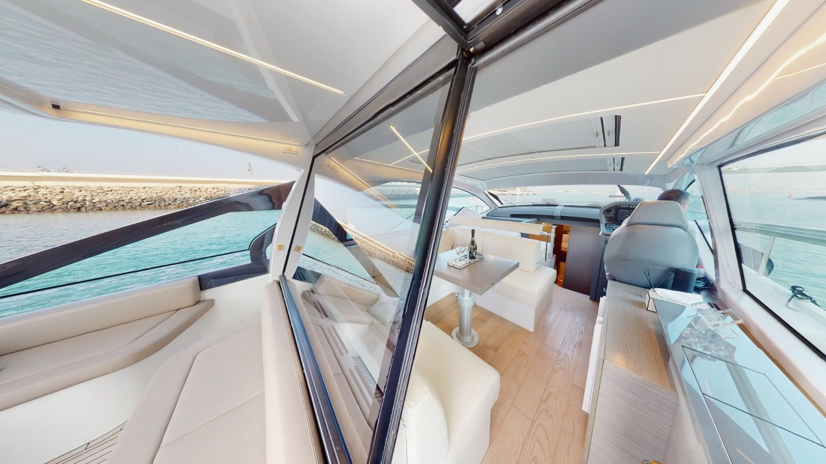 Pershing 5X Pearl White, gallery image 8